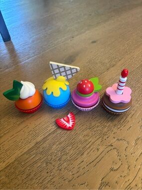 Hape Wooden Kids cupcake Playset - missing kiwi